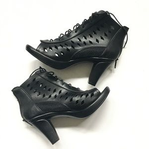 NWOT SDJ Black High Heels With Shoelaces